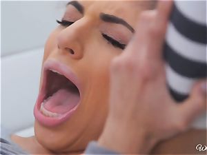 Darcie Dolce gets her first-ever girlie experience with Sheena Rose